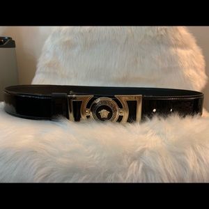 Authentic Versace men’s black patent leather belt.